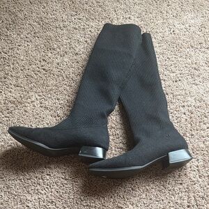 Vivaia Black Knee Boots